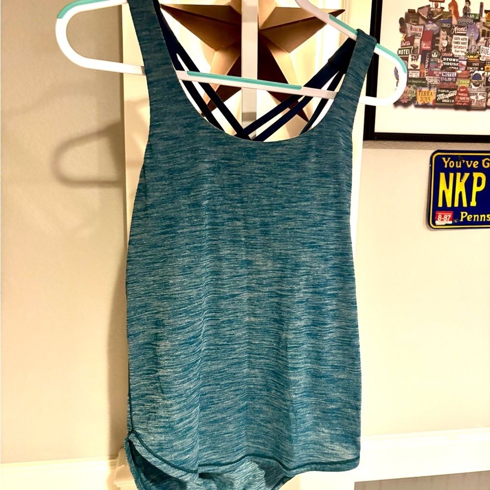 Lululemon Free To Be Serene 2 in 1 Tank Top  (no pad inserts) Size 6